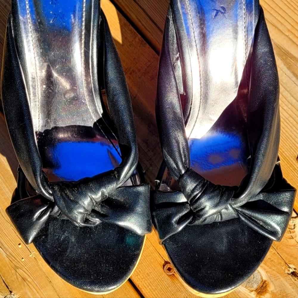 Damita K, Size 10 Sandals